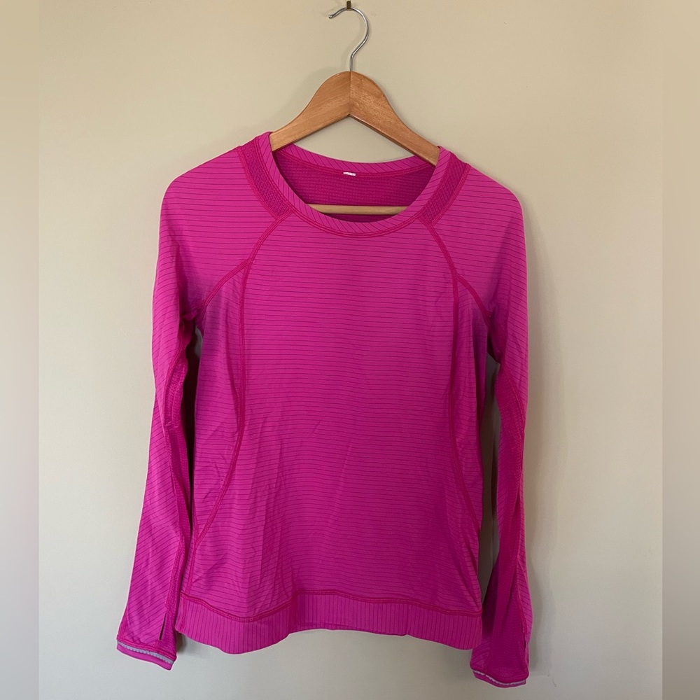 LULULEMON long sleeve, hot pink with silver reflective stripe & detail, sz 6